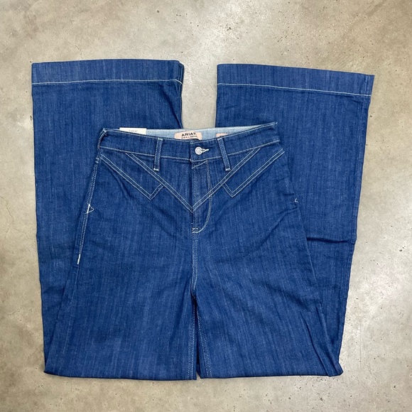 Ariat Women's Wide Leg Ultra High Rise Denim Jeans - Picture 2 of 4